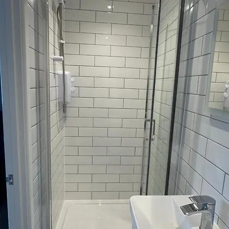 Ravenscourt By Brabazon 3* Bristol